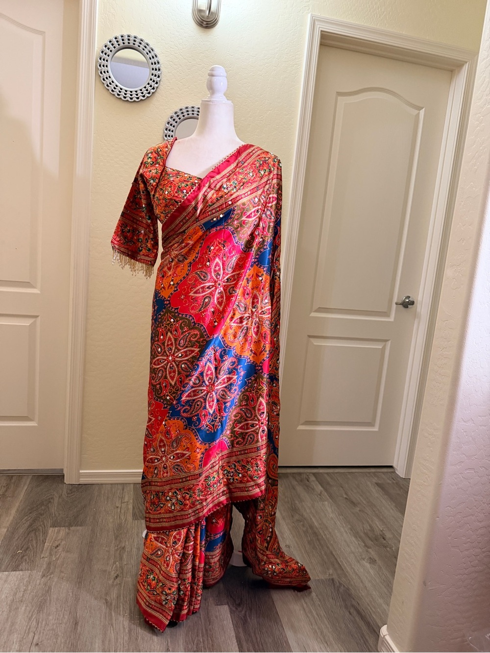Saree - Picture 4 of 10